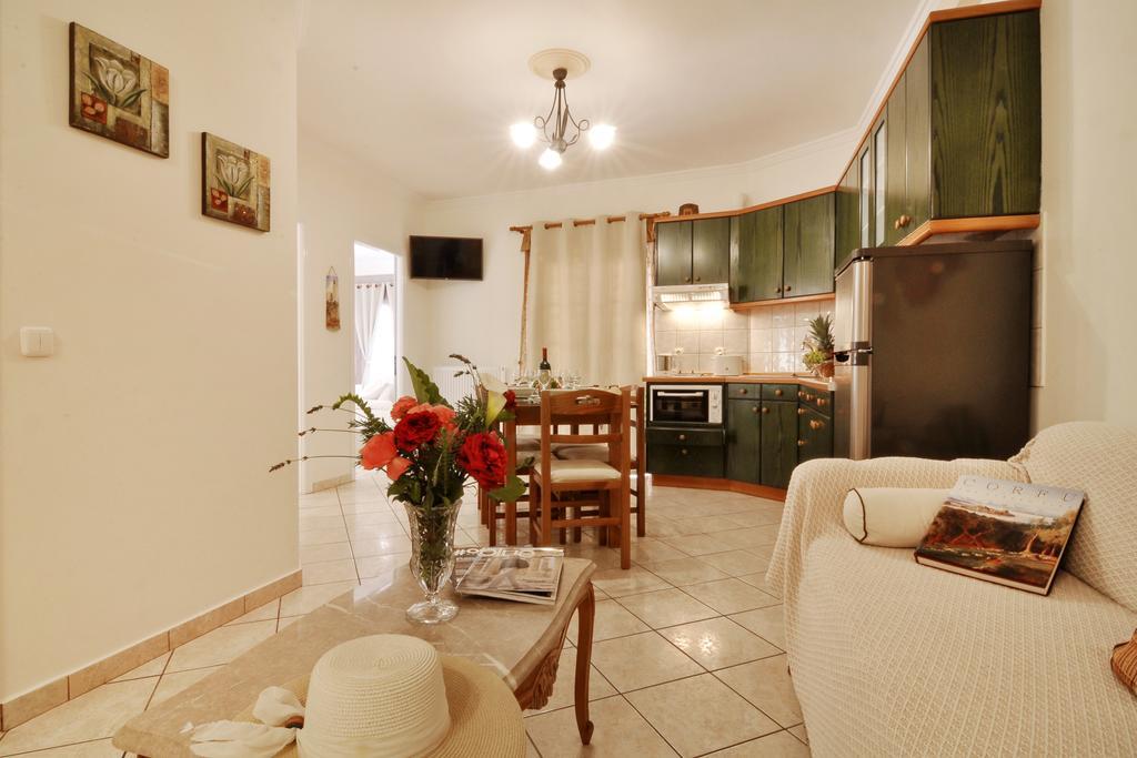 Rolandos Apartments 阿齐欧斯·贡多斯 外观 照片